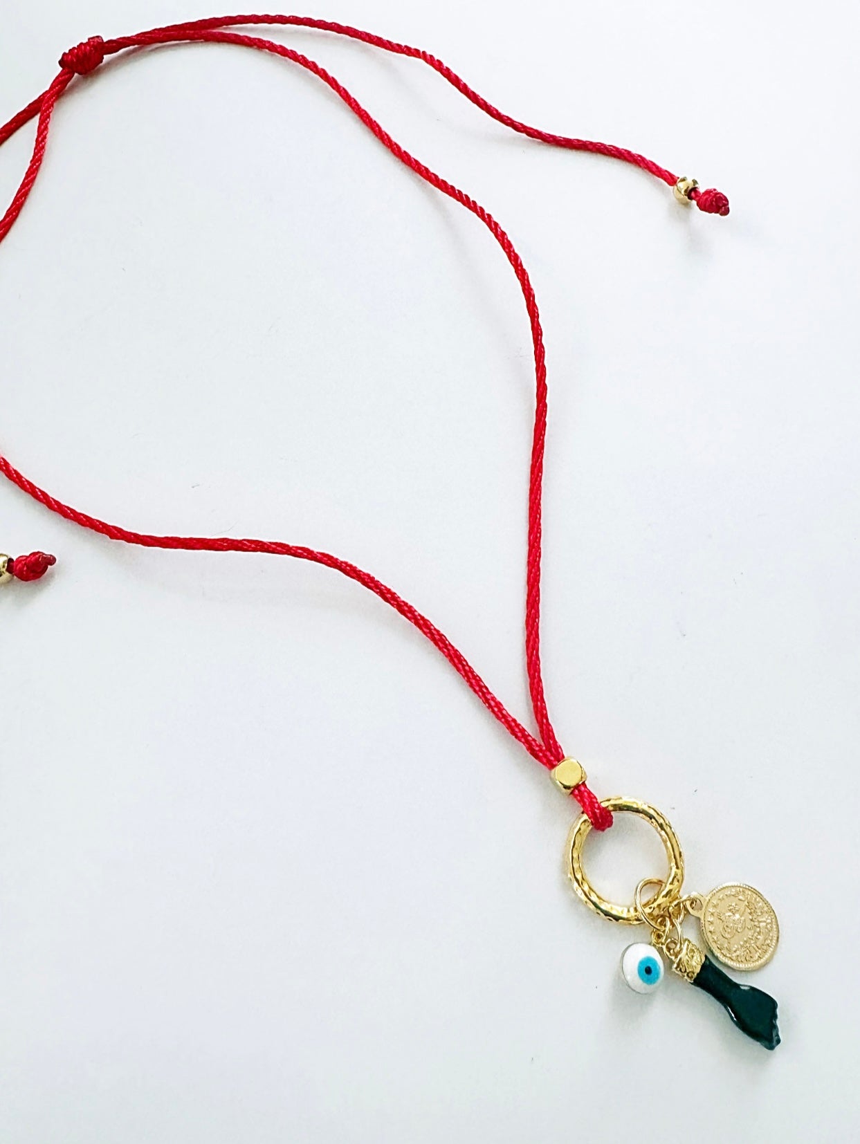 Amuleto round necklace