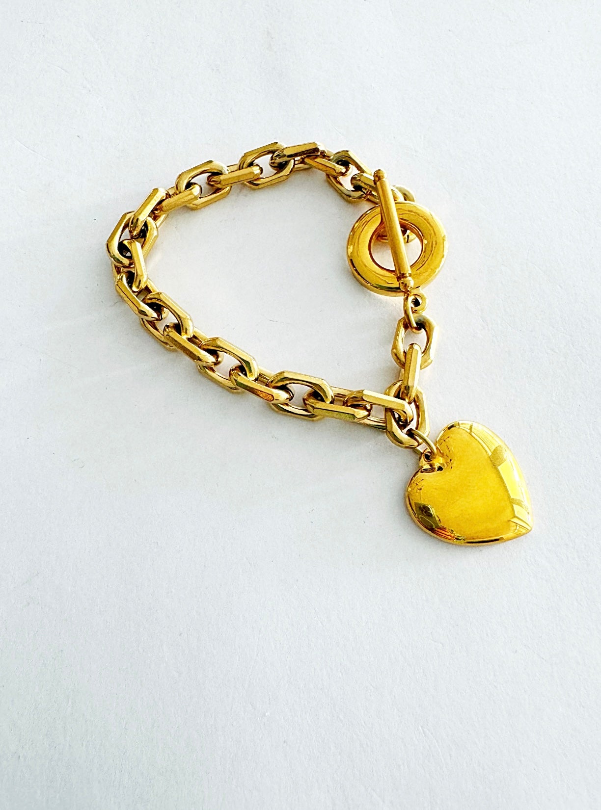 Heart bold necklace