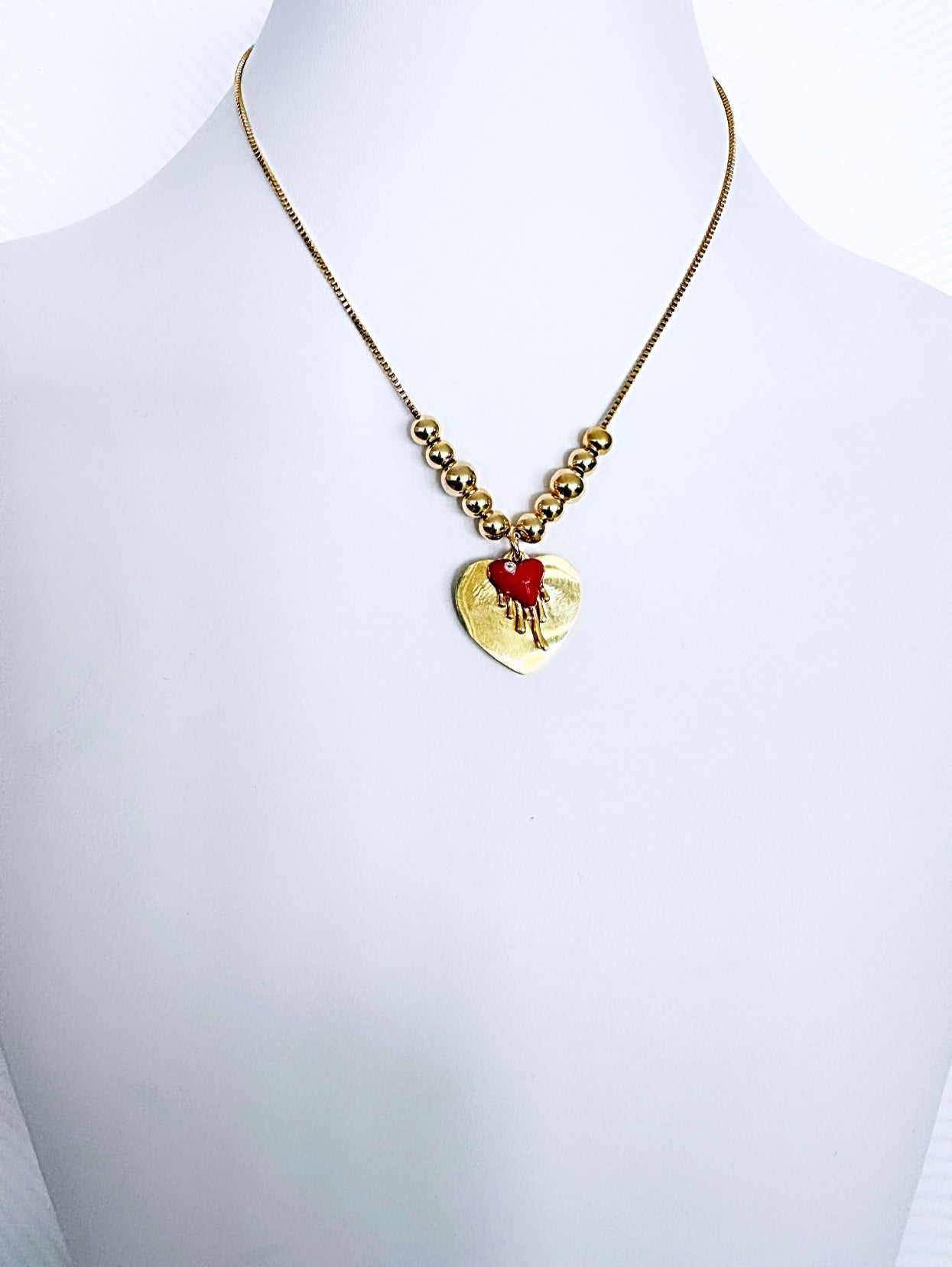 Red heart chain