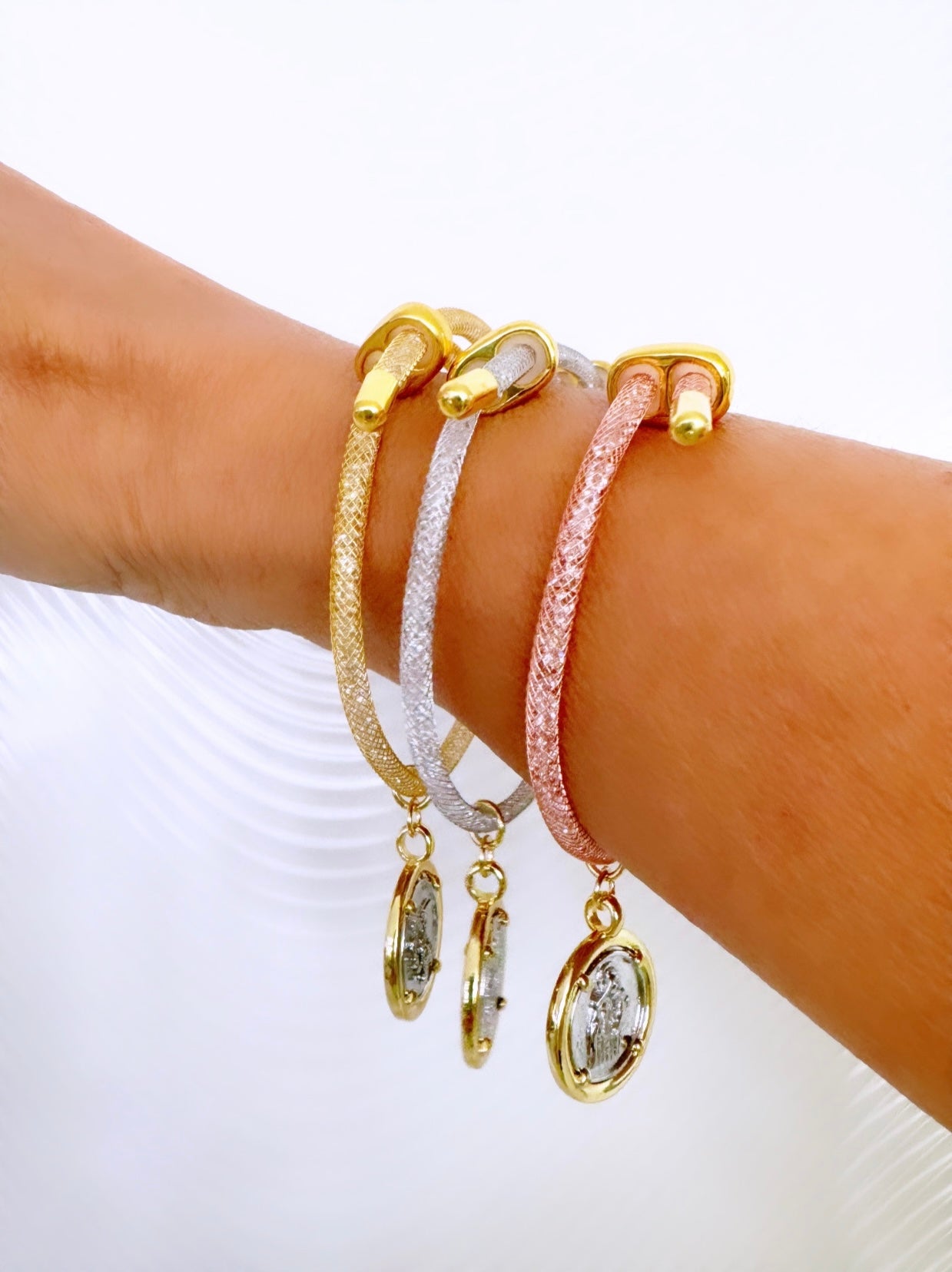 Serenity three tones bracelets set