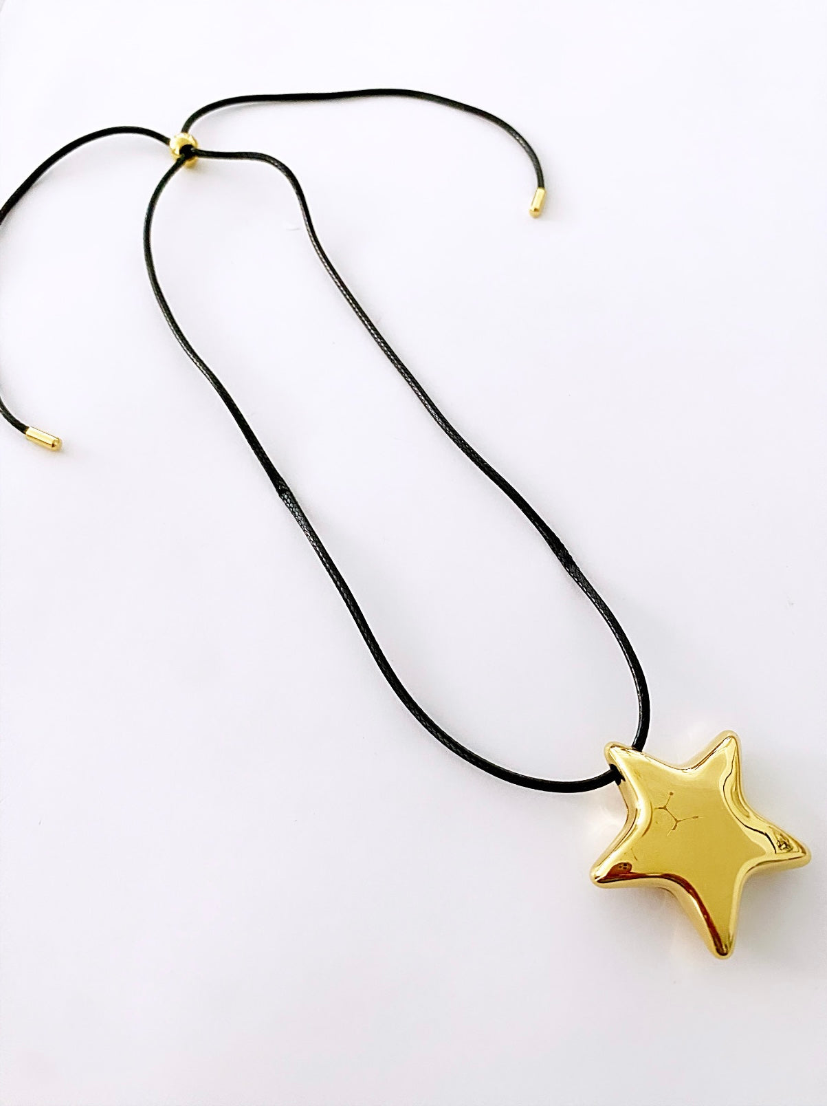 Star puff necklace