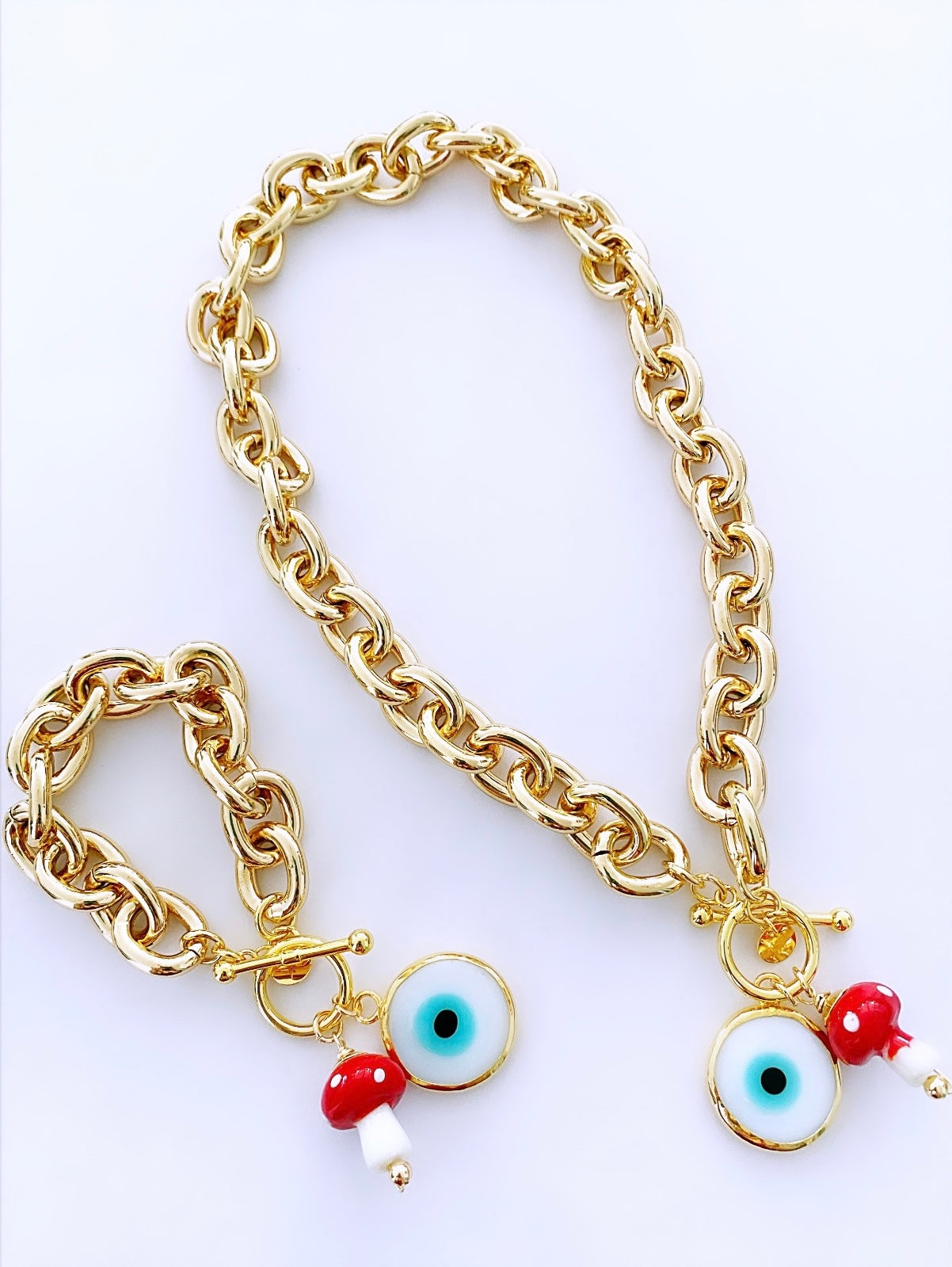 Leyra eye chain necklace